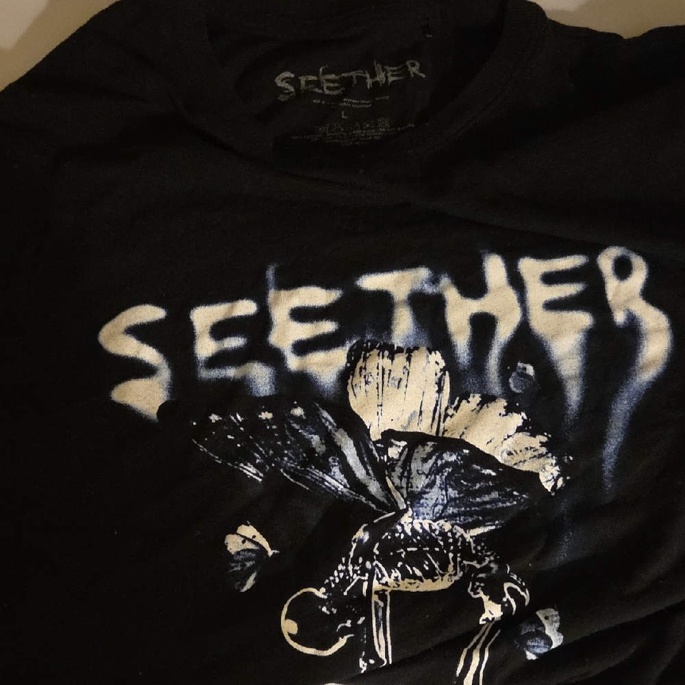 Black Graphic Tee - Short Sleeve